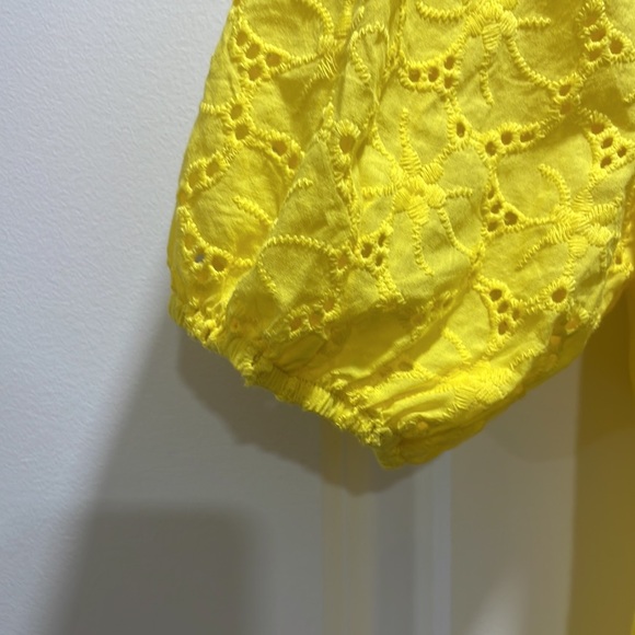 🆕Woman’s top - Picture 3 of 3